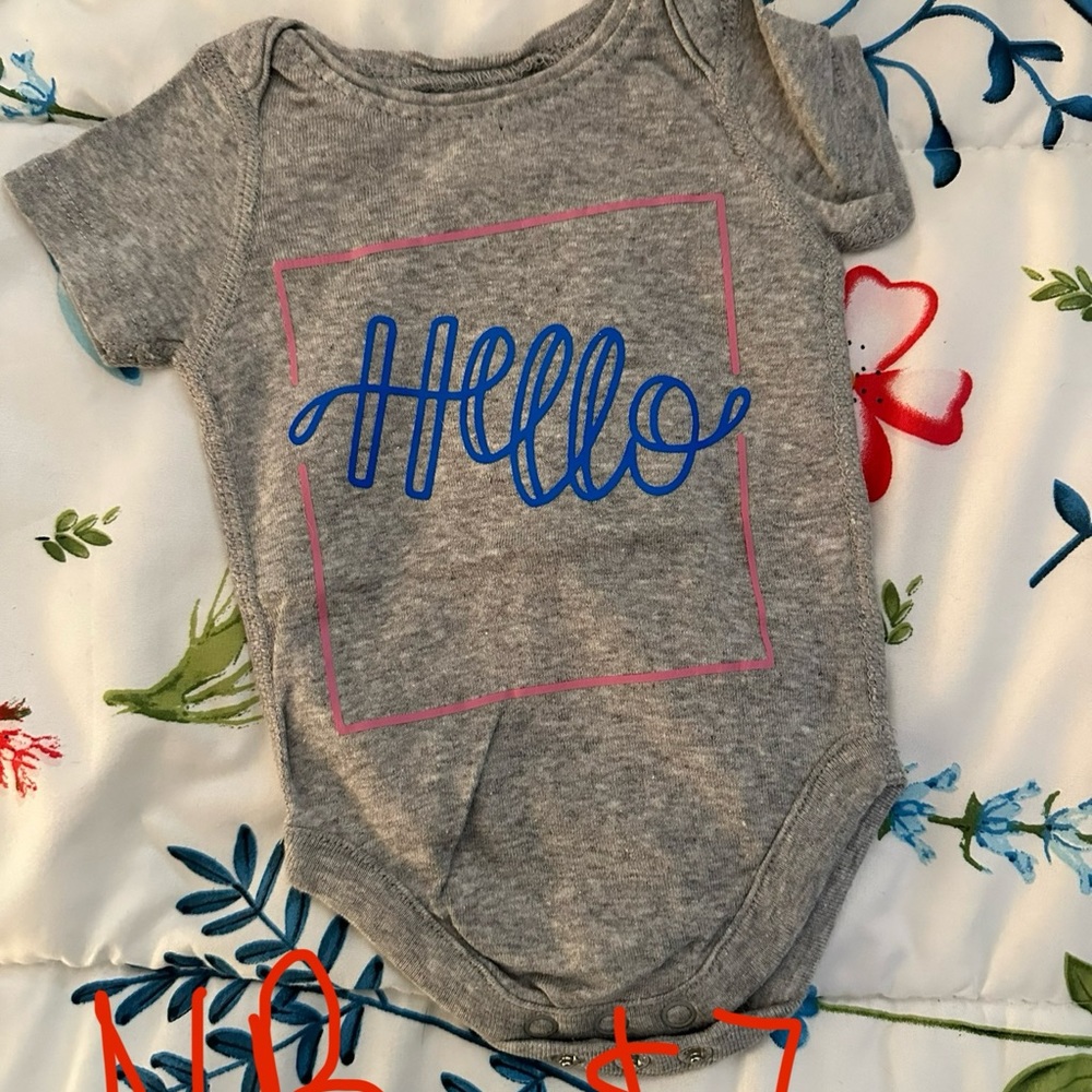 NB “hello” onesie heather grey
